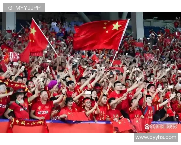 退役球星重返赛场燃情对决 室内足球赛再掀巅峰对决之战 退役球星重返赛场燃情对决 室内足球赛再掀巅峰对决之战